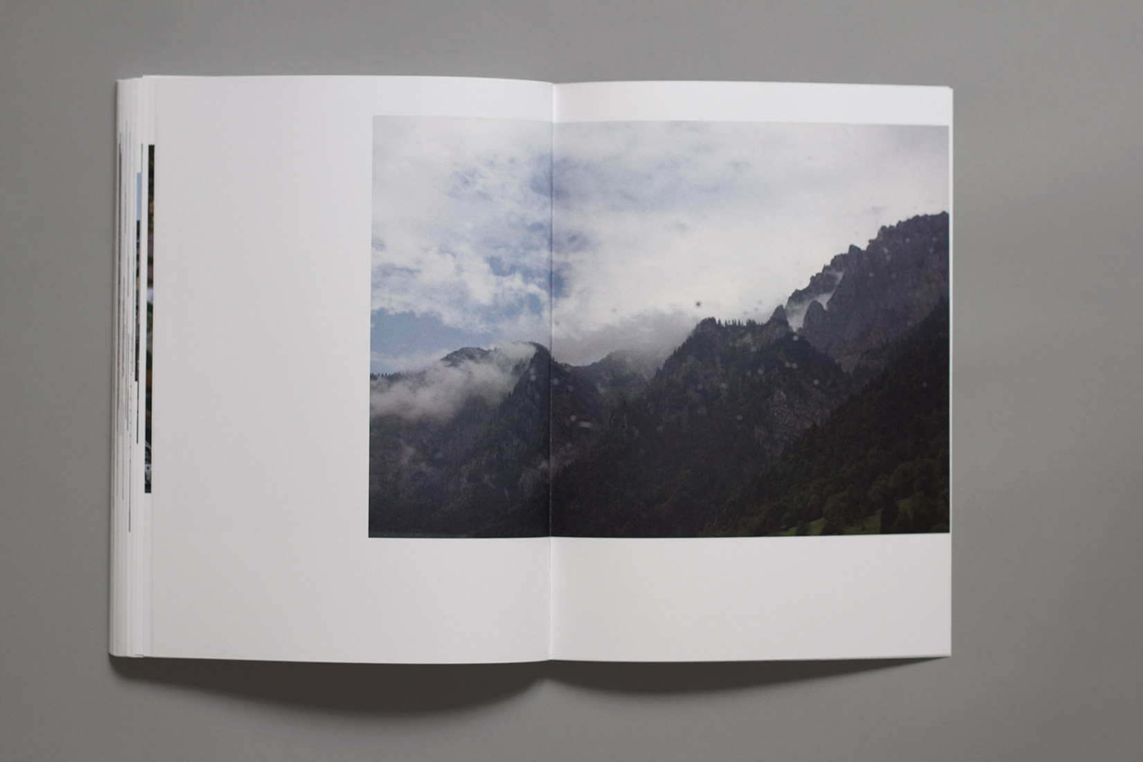 Voyage d'études, livre, Autriche, montagnes dans la brume