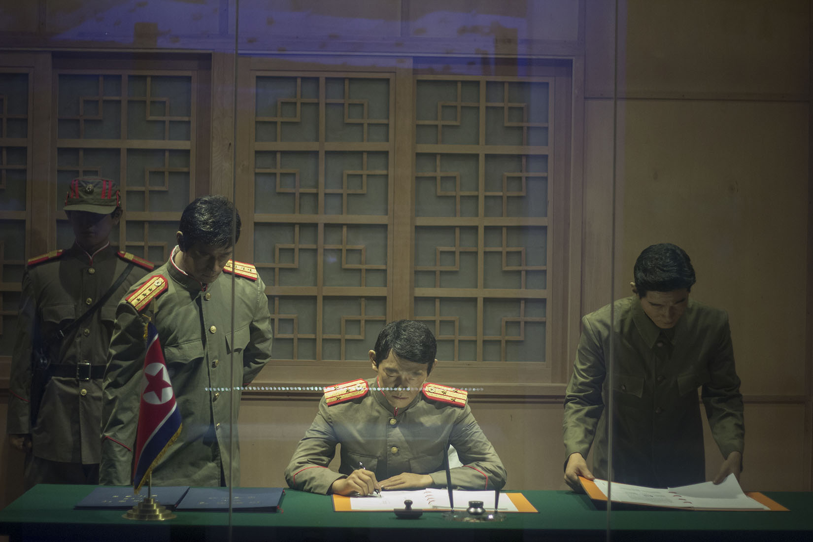 Corée du Nord, drapeau, officier communiste, signature, guerre